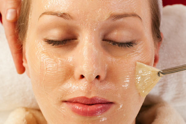 La importancia de los peelings faciales