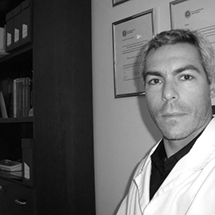 Dr. Álvaro Gallegos